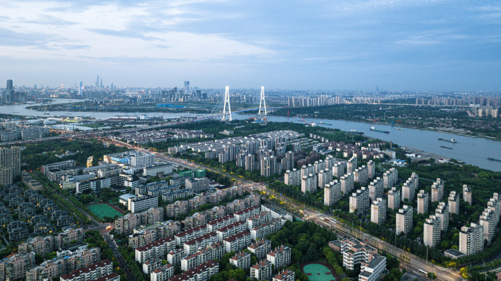上海住宅新规:阳台“半计容”取消8平米限制,封闭阳台也算一半面积